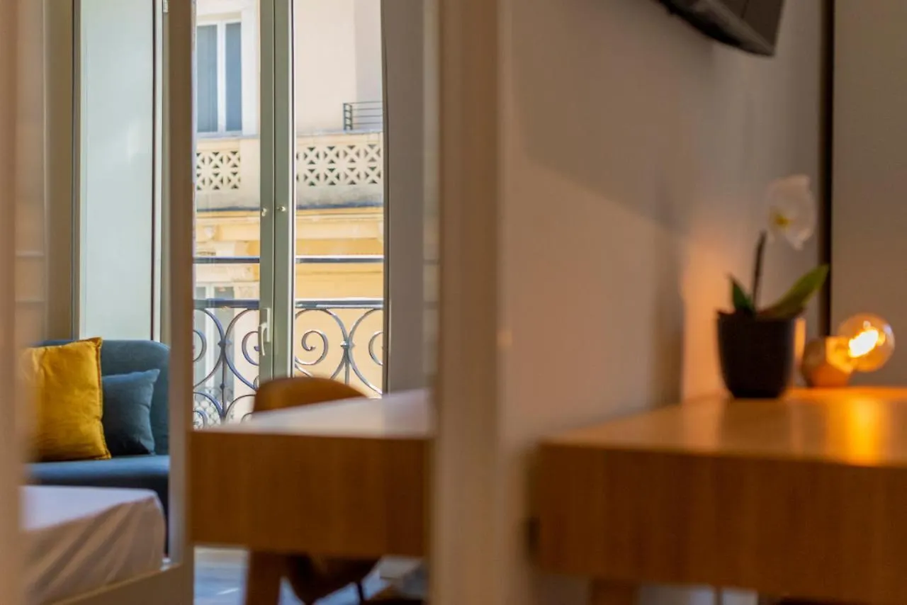 Design 18 Charming Rooms Rome 0*,